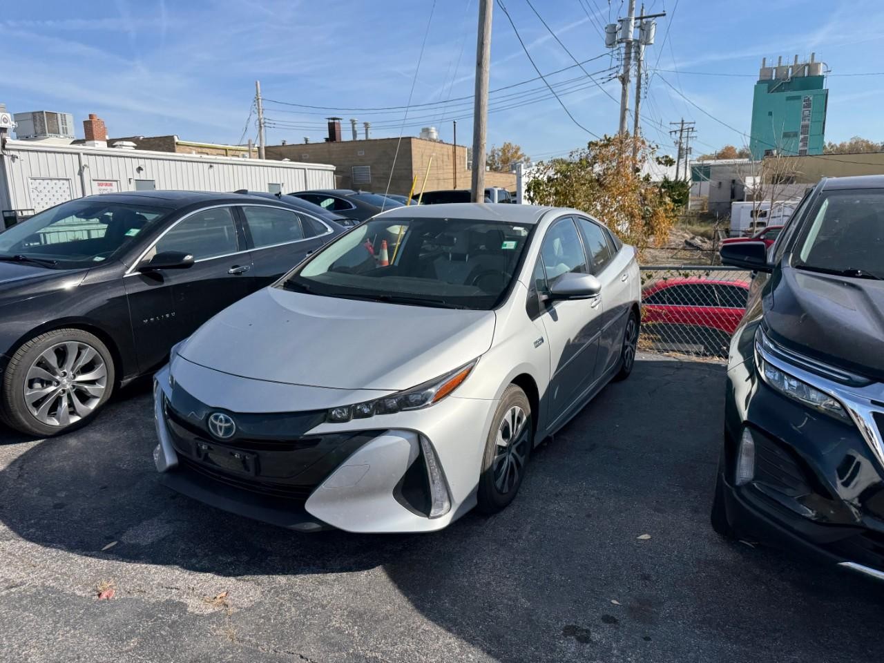 Toyota Prius Prime Vehicle Full-screen Gallery Image 02