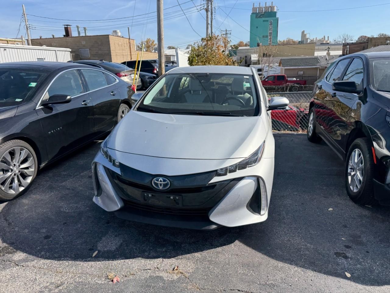 Toyota Prius Prime Vehicle Full-screen Gallery Image 04