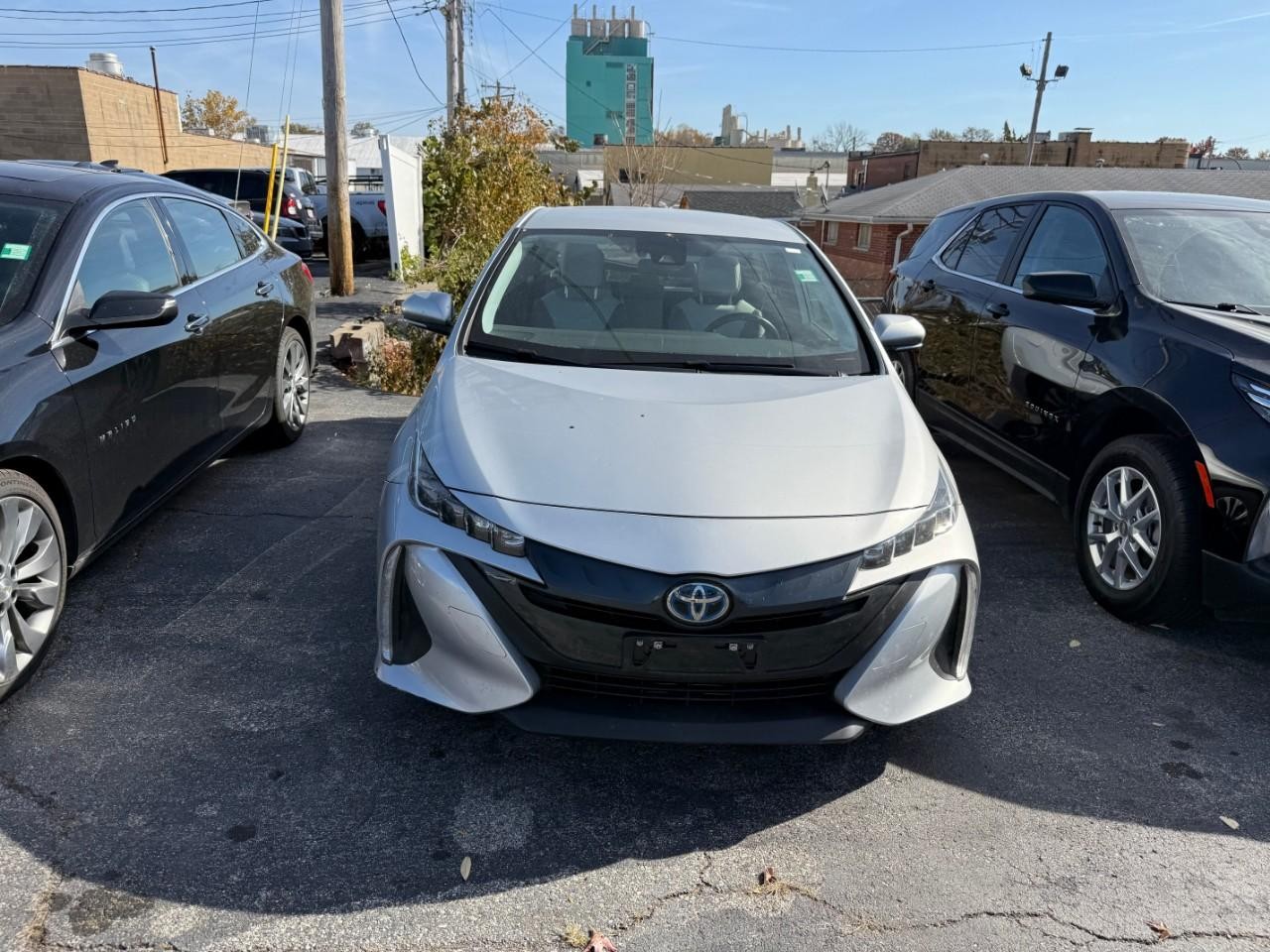 Toyota Prius Prime Vehicle Full-screen Gallery Image 05