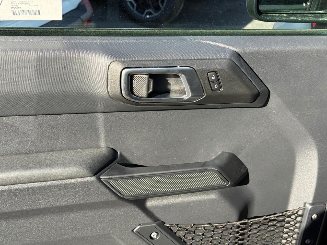 Ford Bronco Vehicle Full-screen Gallery Image 10