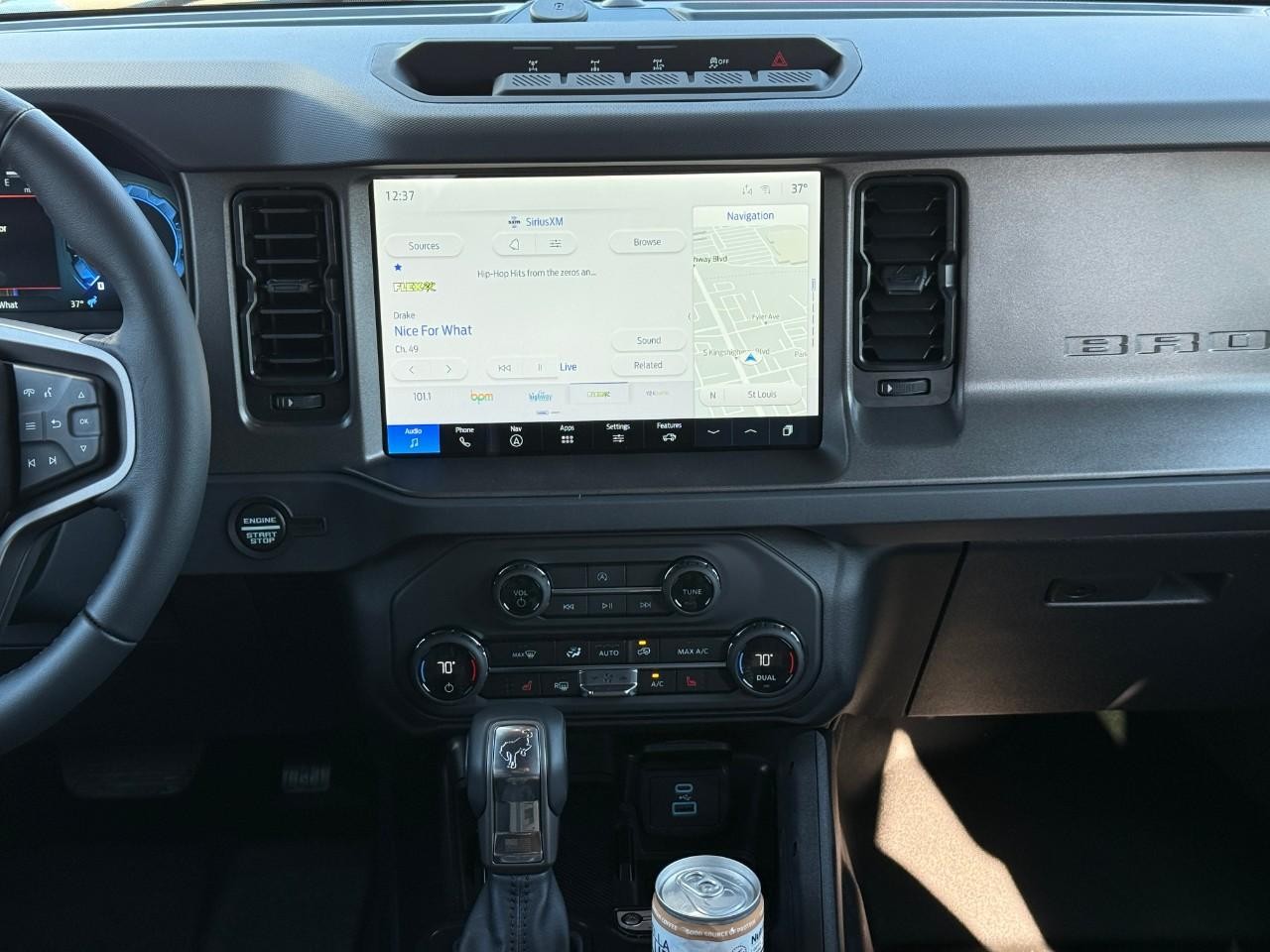 Ford Bronco Vehicle Full-screen Gallery Image 08