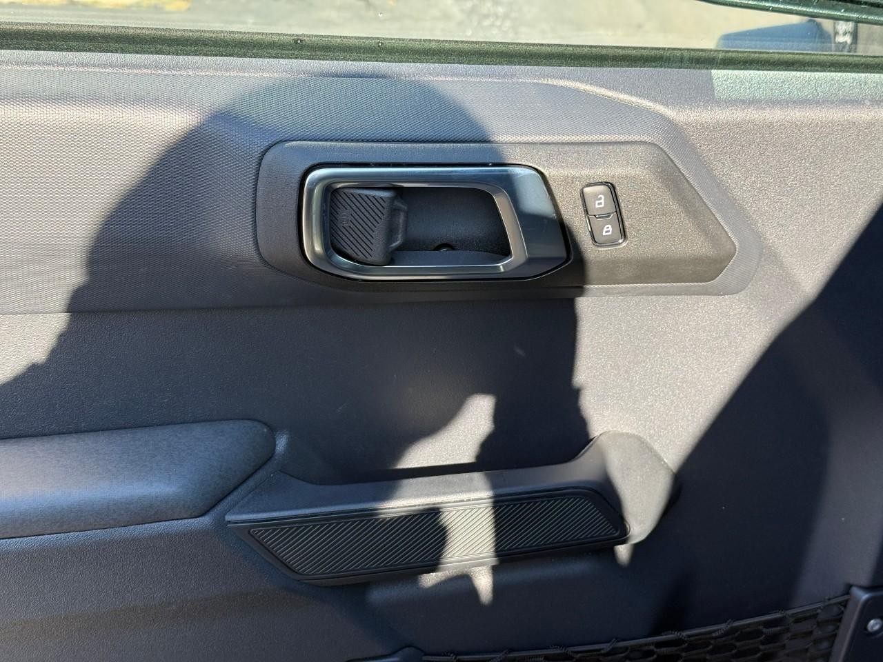 Ford Bronco Vehicle Full-screen Gallery Image 09