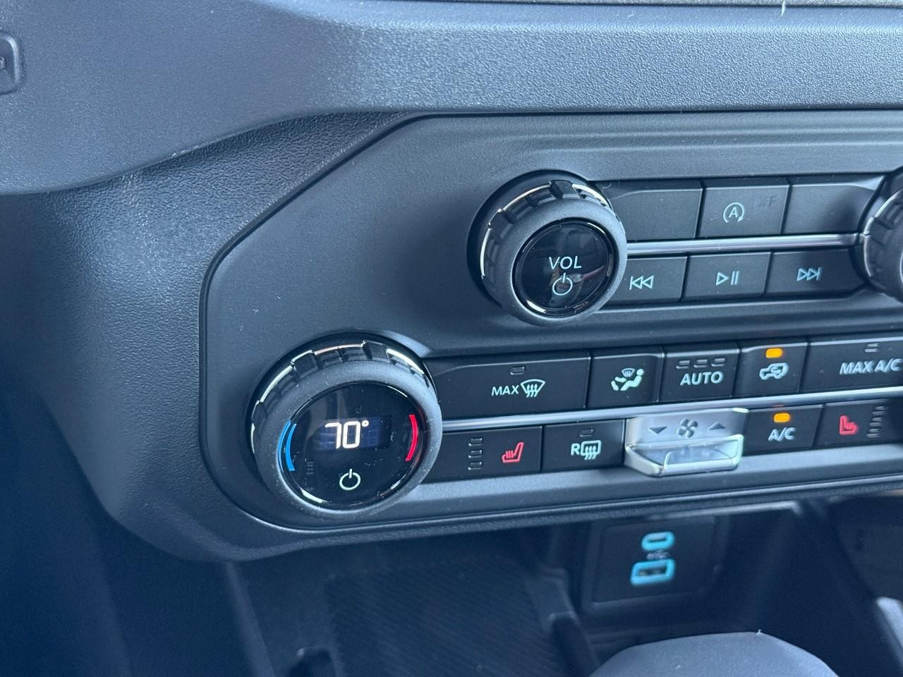 Ford Bronco Vehicle Full-screen Gallery Image 14