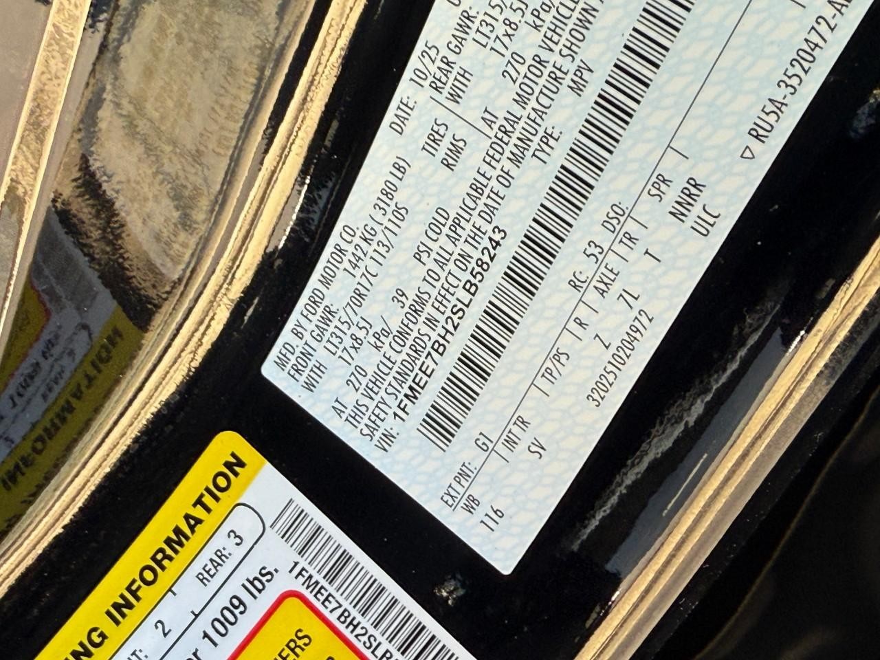 Ford Bronco Vehicle Full-screen Gallery Image 16