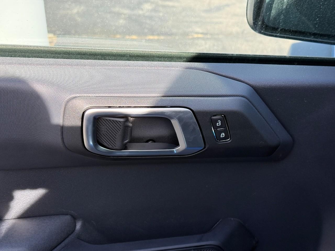 Ford Bronco Vehicle Full-screen Gallery Image 10