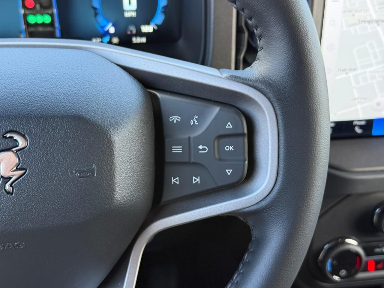 Ford Bronco Vehicle Full-screen Gallery Image 14