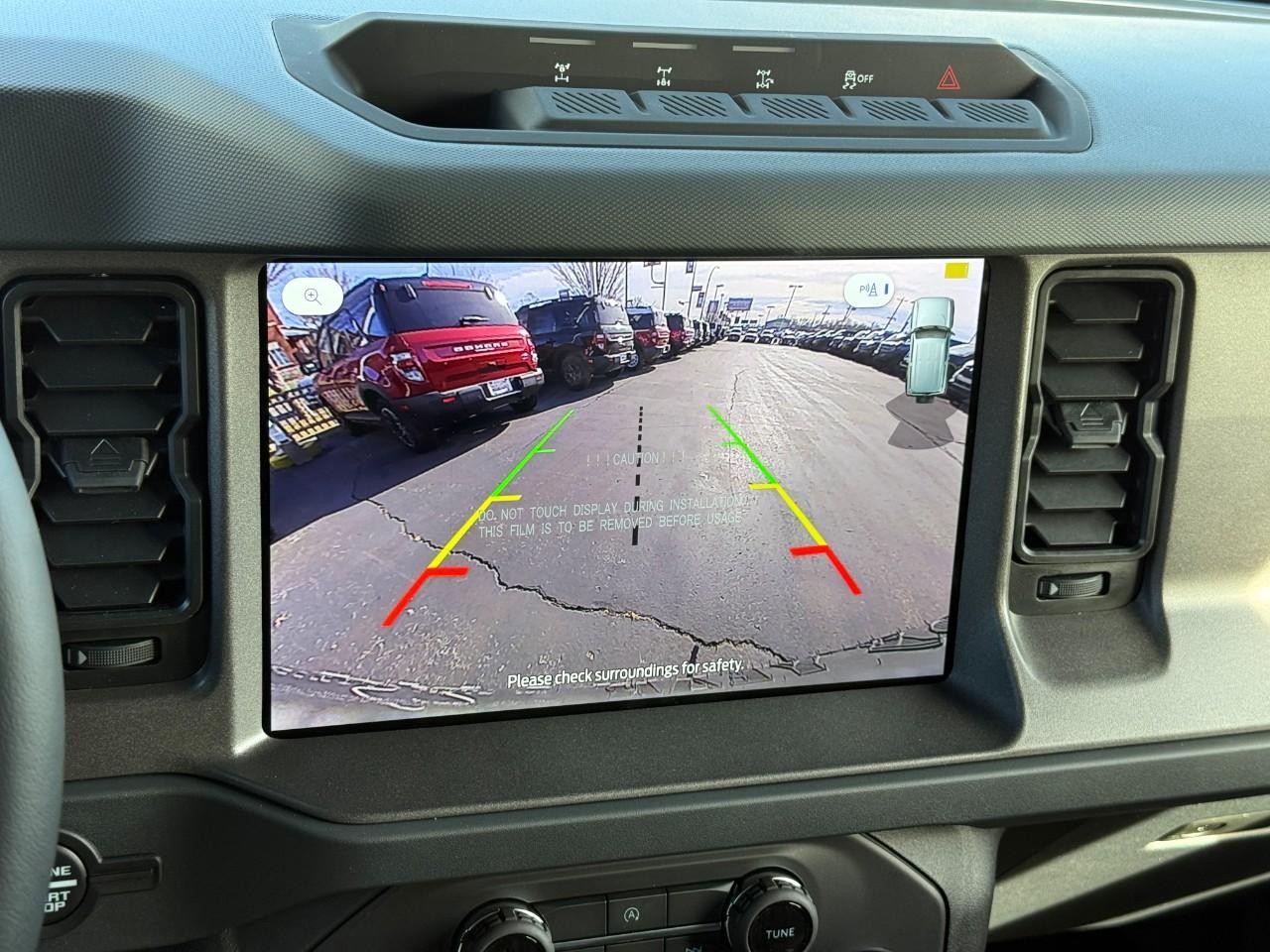 Ford Bronco Vehicle Full-screen Gallery Image 17