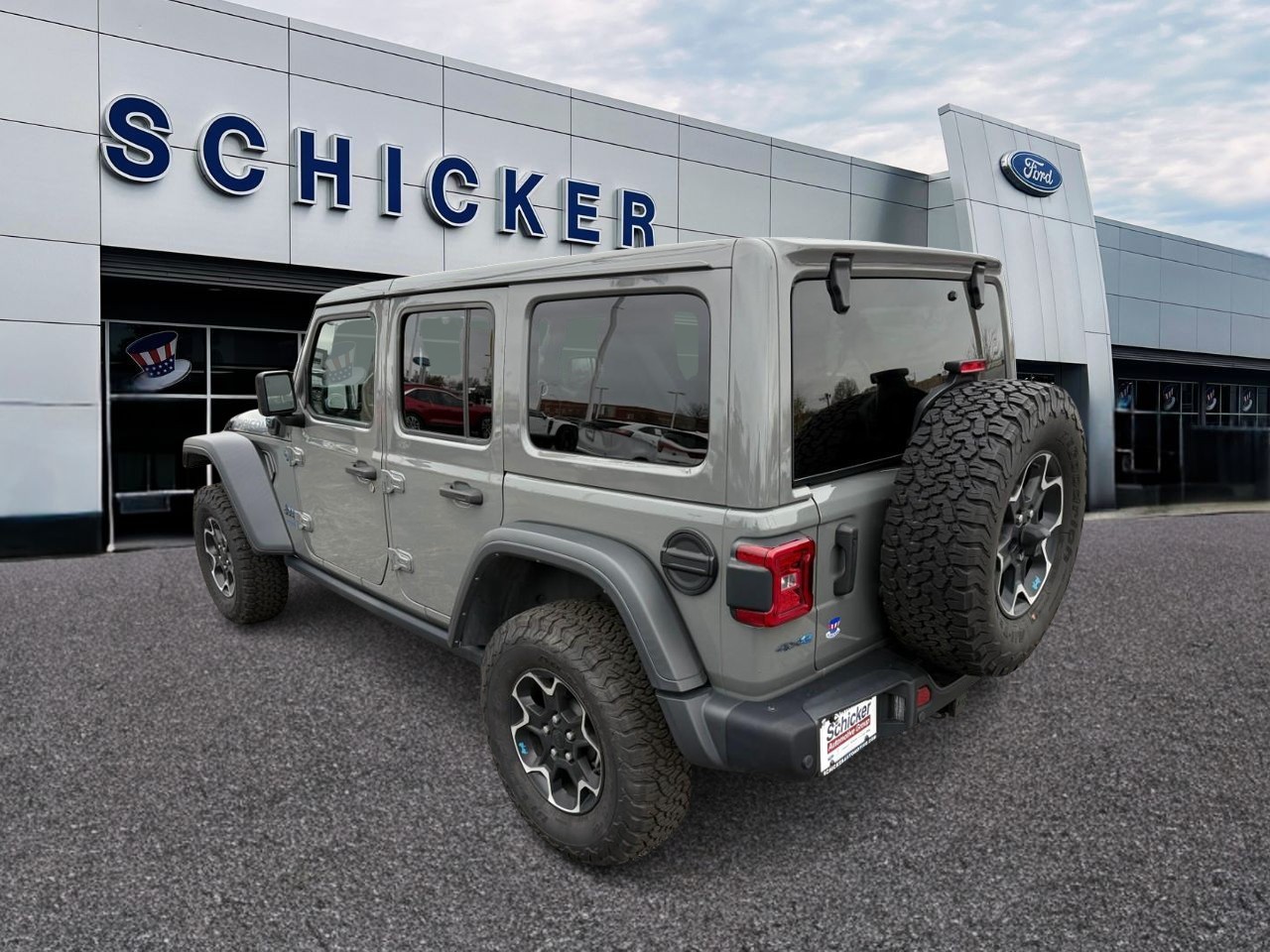 Jeep Wrangler 4xe Vehicle Full-screen Gallery Image 04