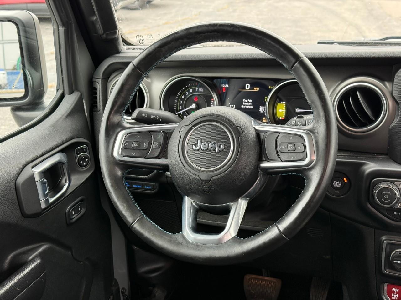Jeep Wrangler 4xe Vehicle Full-screen Gallery Image 11