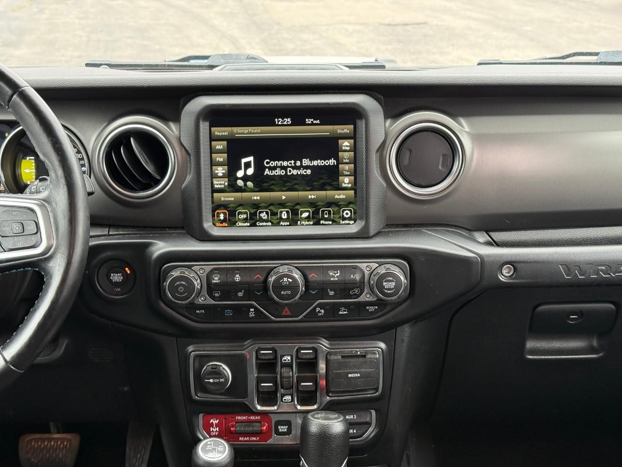 Jeep Wrangler 4xe Vehicle Full-screen Gallery Image 12