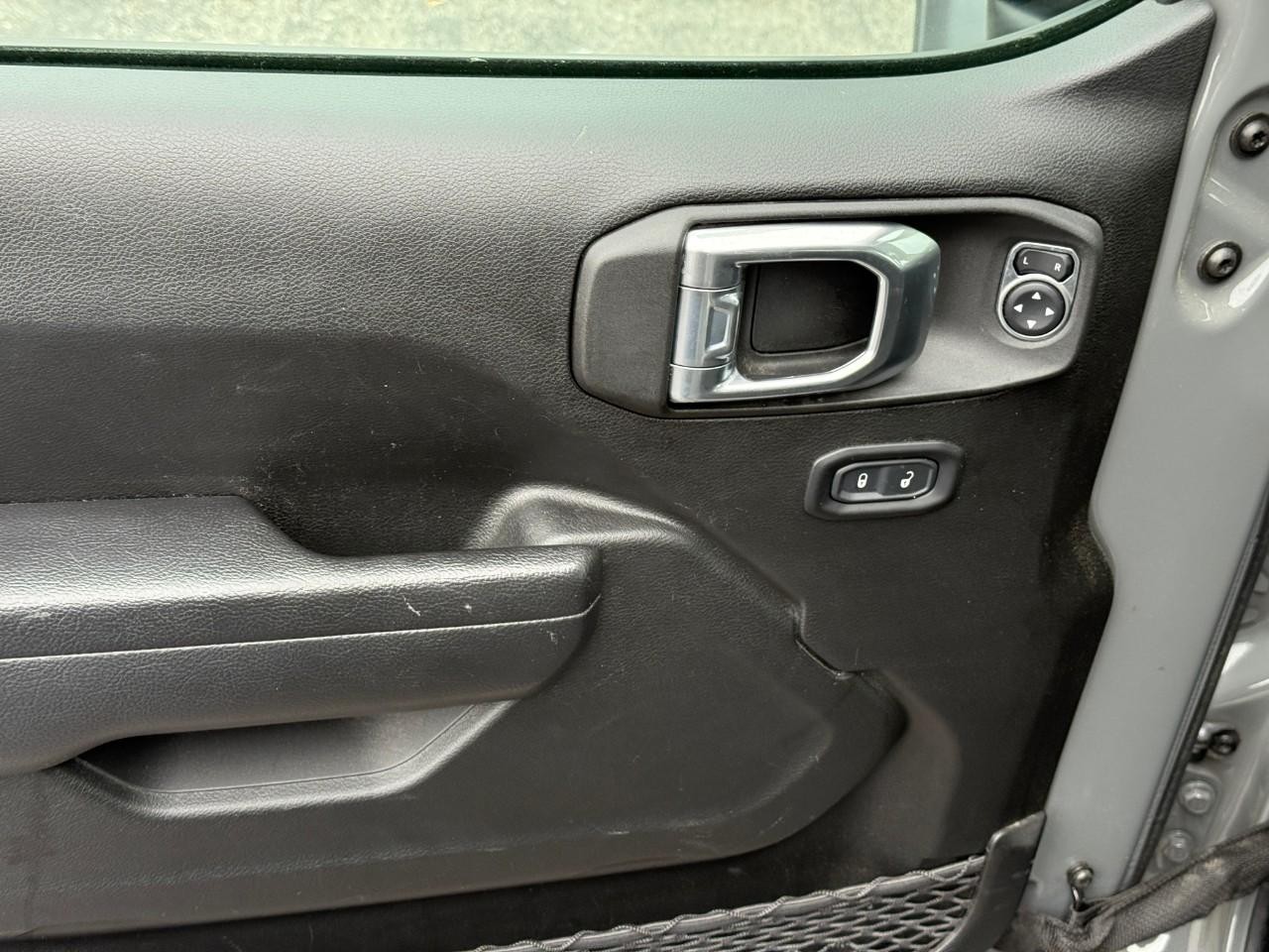 Jeep Wrangler 4xe Vehicle Full-screen Gallery Image 14