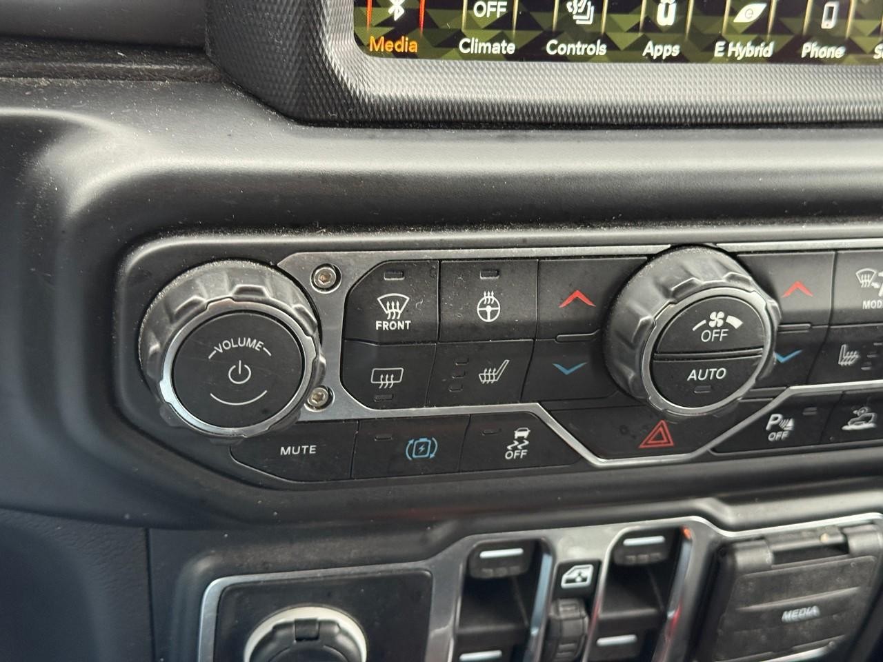 Jeep Wrangler 4xe Vehicle Full-screen Gallery Image 20