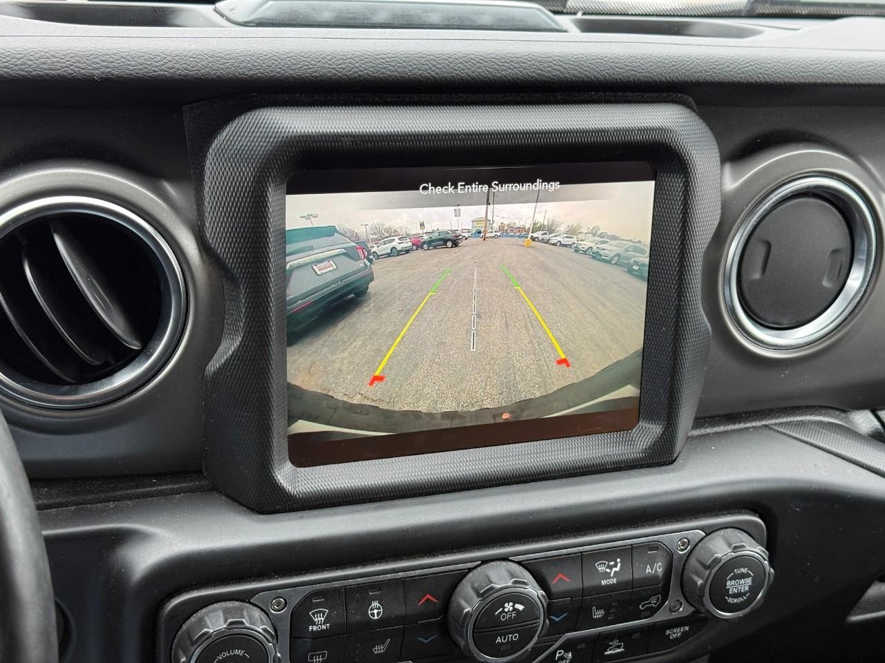 Jeep Wrangler 4xe Vehicle Full-screen Gallery Image 21