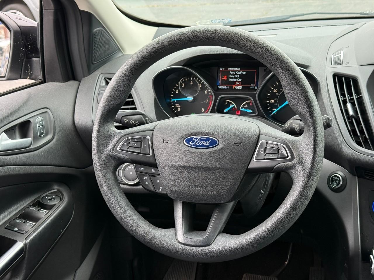 Ford Escape Vehicle Full-screen Gallery Image 13