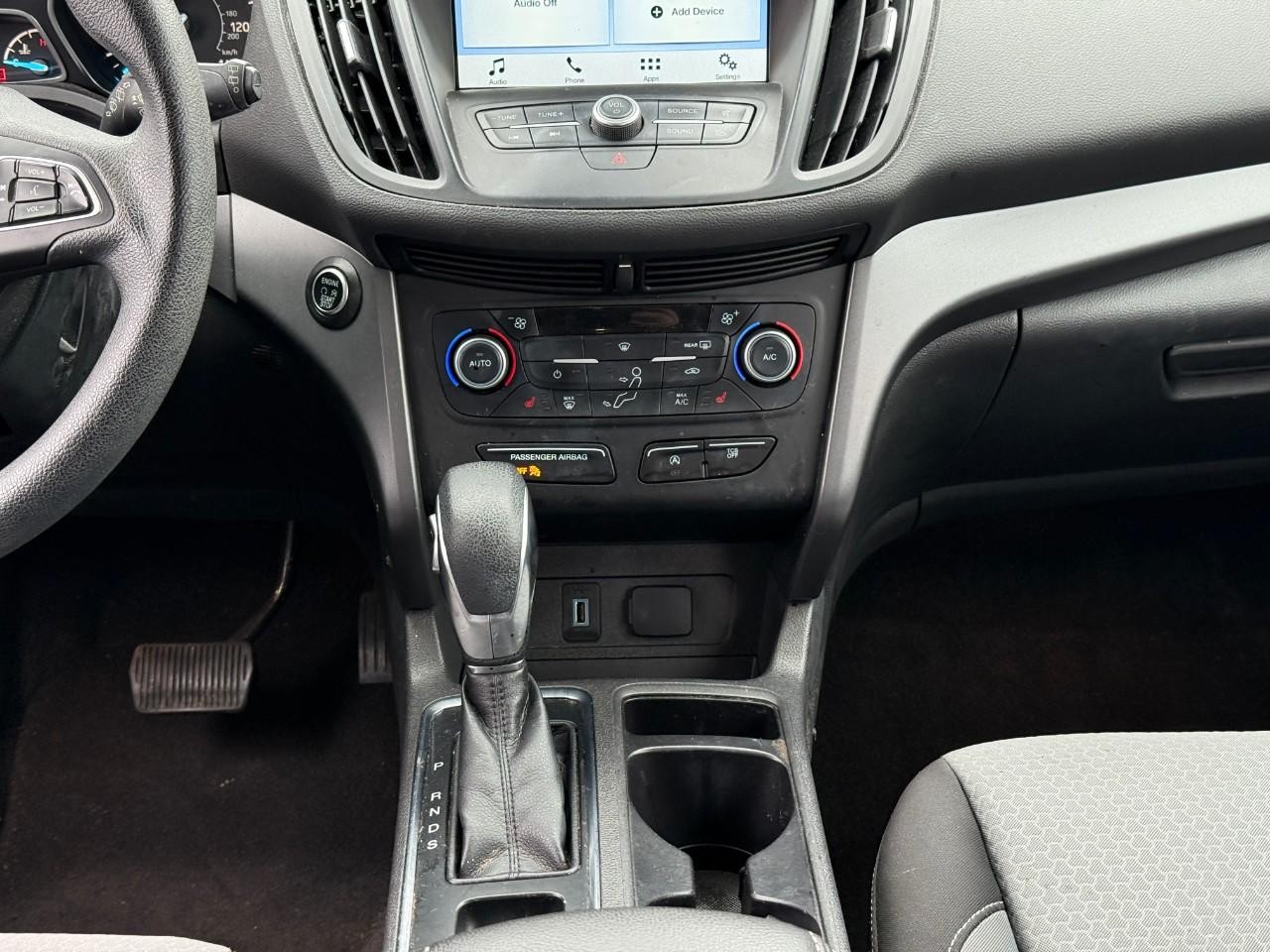 Ford Escape Vehicle Full-screen Gallery Image 15