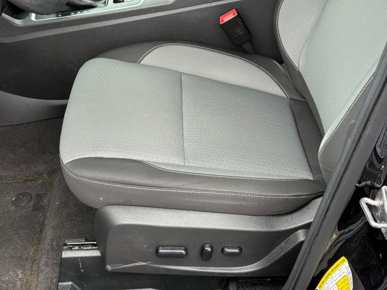 Ford Escape Vehicle Full-screen Gallery Image 18