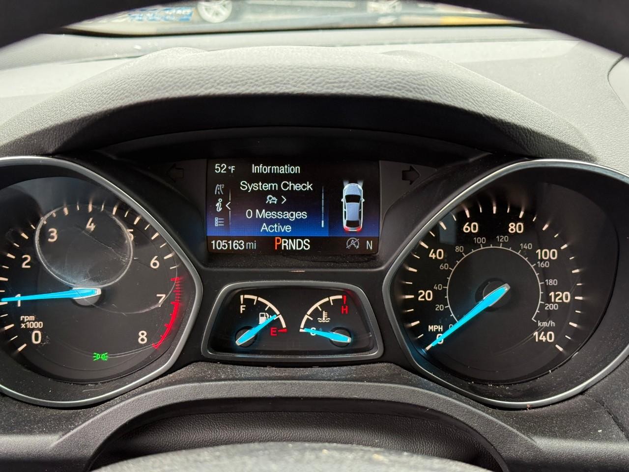 Ford Escape Vehicle Full-screen Gallery Image 22