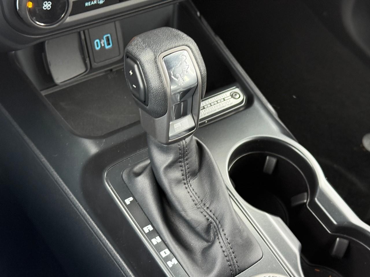 Ford Bronco Vehicle Full-screen Gallery Image 10