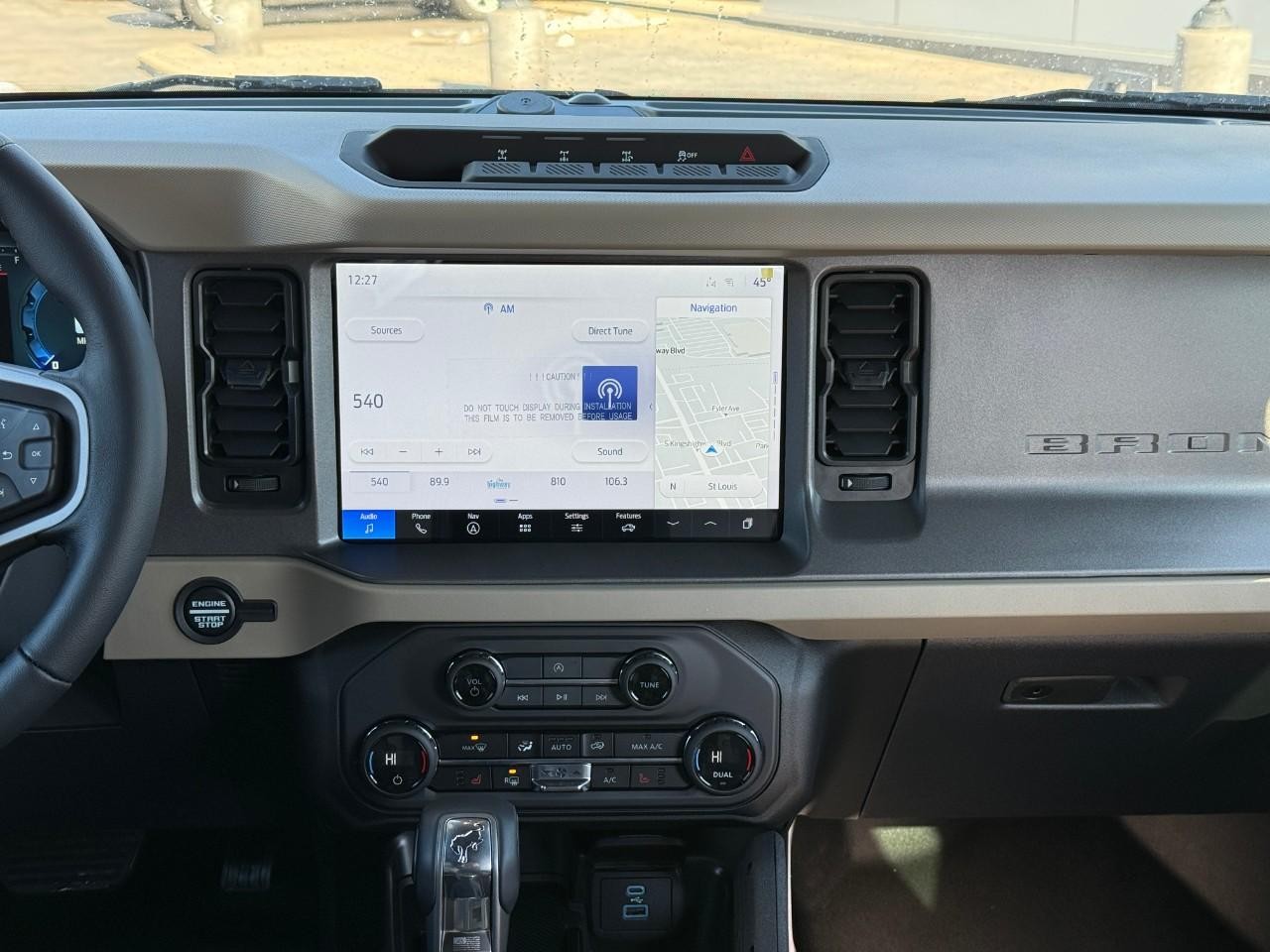 Ford Bronco Vehicle Full-screen Gallery Image 08