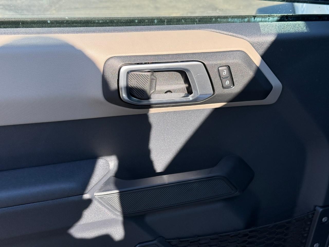 Ford Bronco Vehicle Full-screen Gallery Image 10