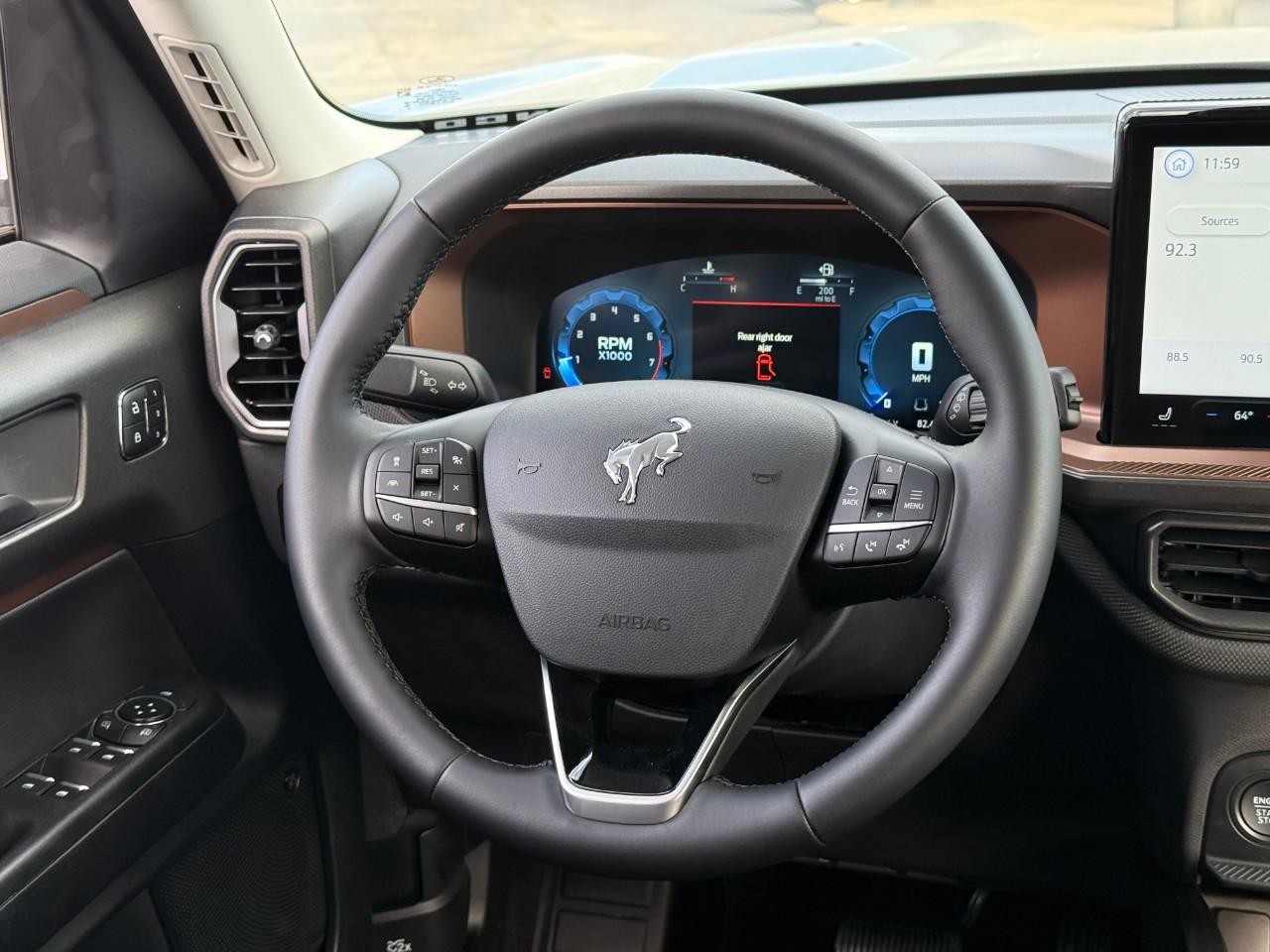 Ford Bronco Sport Vehicle Full-screen Gallery Image 07