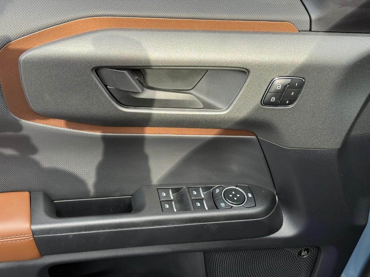 Ford Bronco Sport Vehicle Full-screen Gallery Image 10