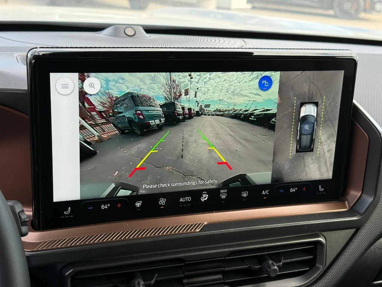 Ford Bronco Sport Vehicle Full-screen Gallery Image 18