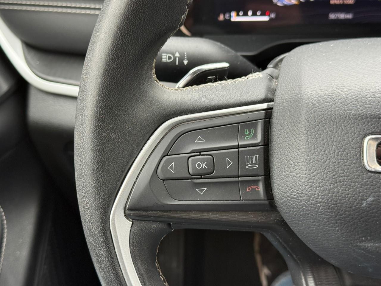 Jeep Grand Cherokee L Vehicle Full-screen Gallery Image 14