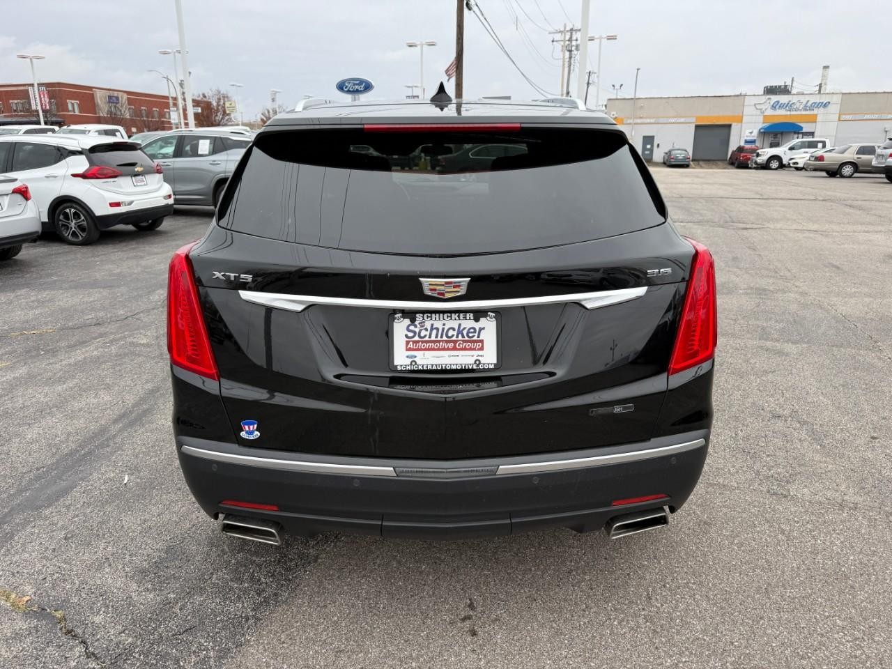 Cadillac XT5 Vehicle Full-screen Gallery Image 07