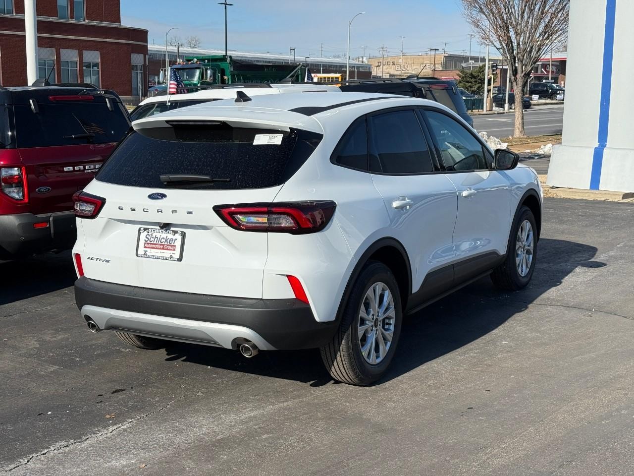 Ford Escape Vehicle Full-screen Gallery Image 03