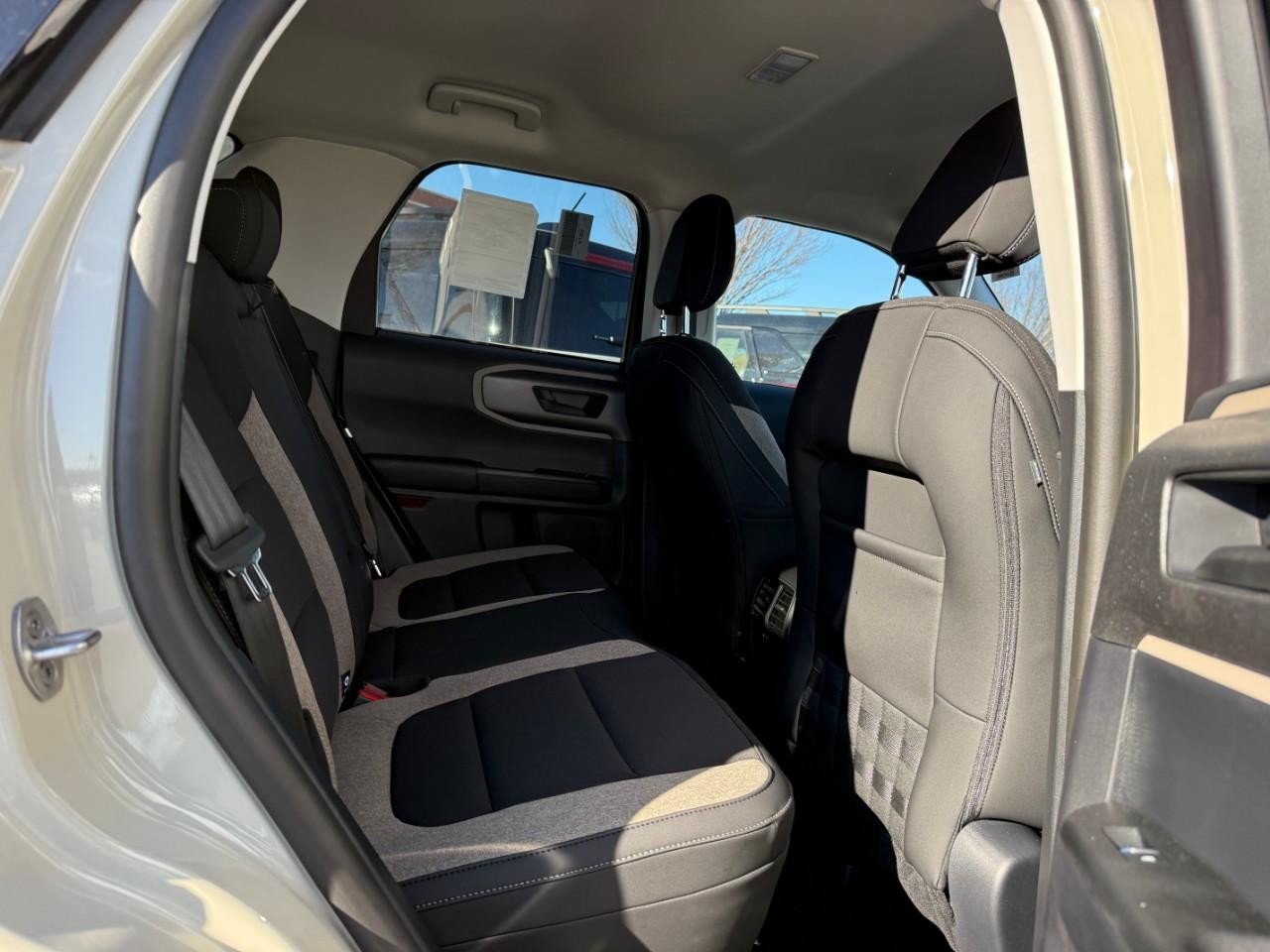 Ford Bronco Sport Vehicle Full-screen Gallery Image 05