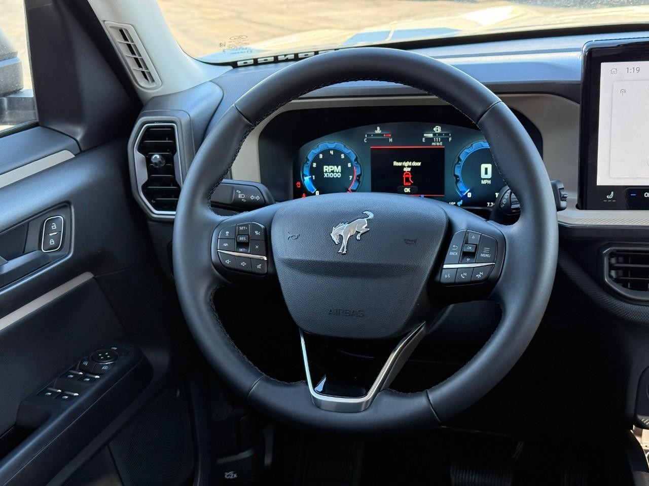 Ford Bronco Sport Vehicle Full-screen Gallery Image 07