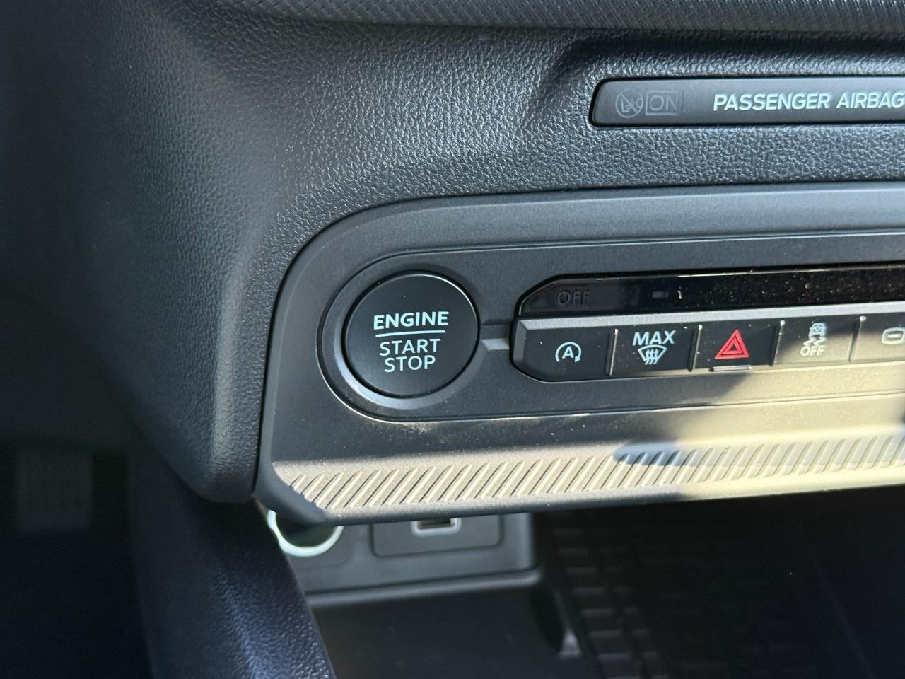 Ford Bronco Sport Vehicle Full-screen Gallery Image 17