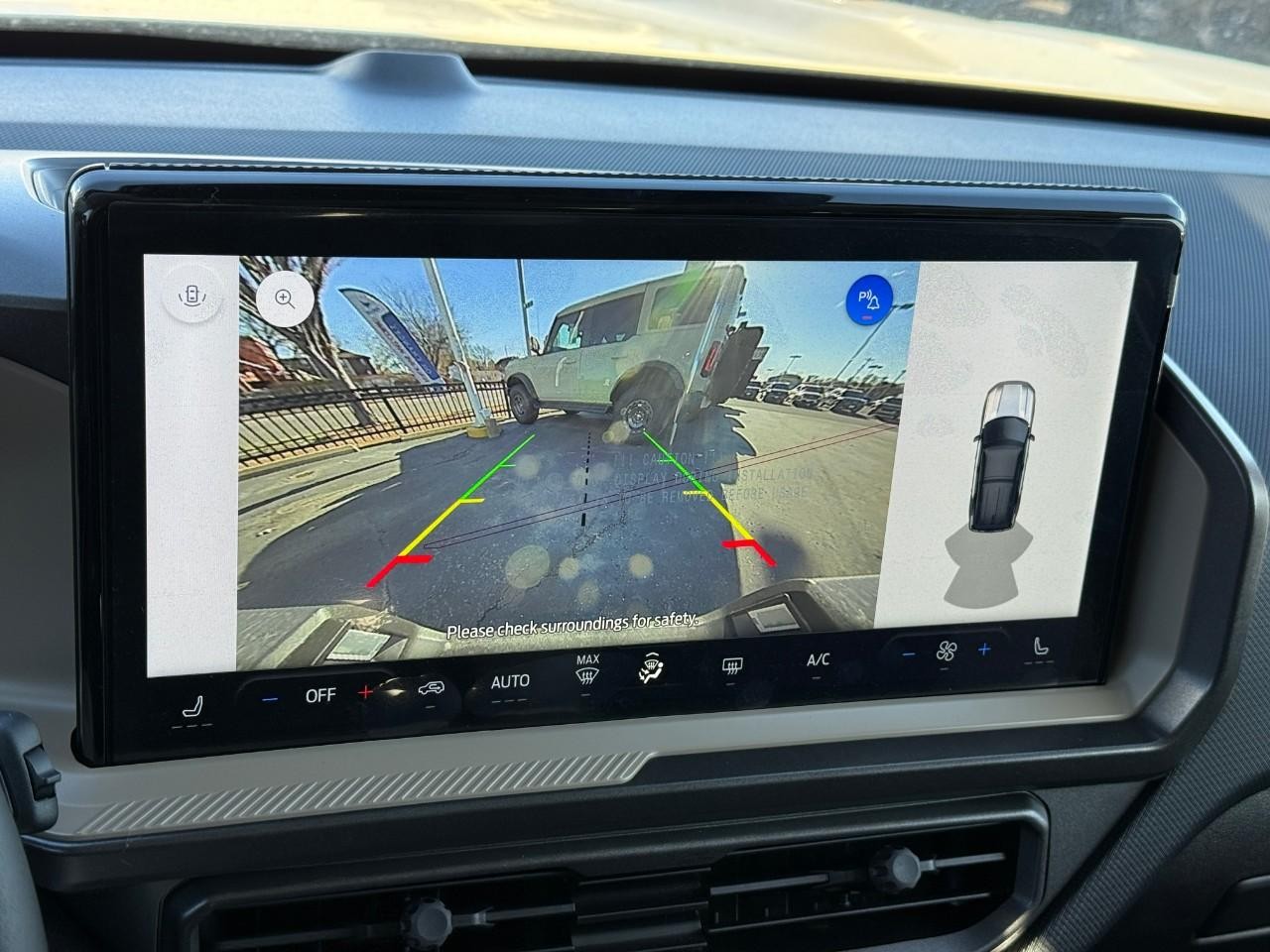 Ford Bronco Sport Vehicle Full-screen Gallery Image 18