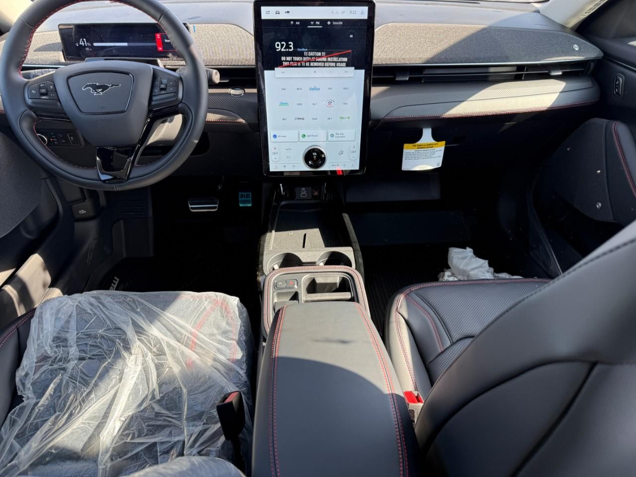 Ford Mustang Mach-E Vehicle Full-screen Gallery Image 05