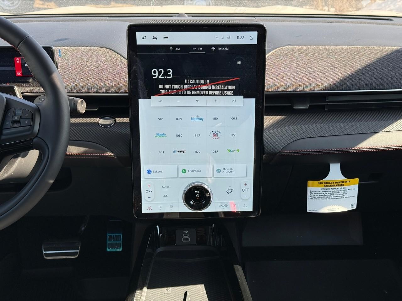 Ford Mustang Mach-E Vehicle Full-screen Gallery Image 08