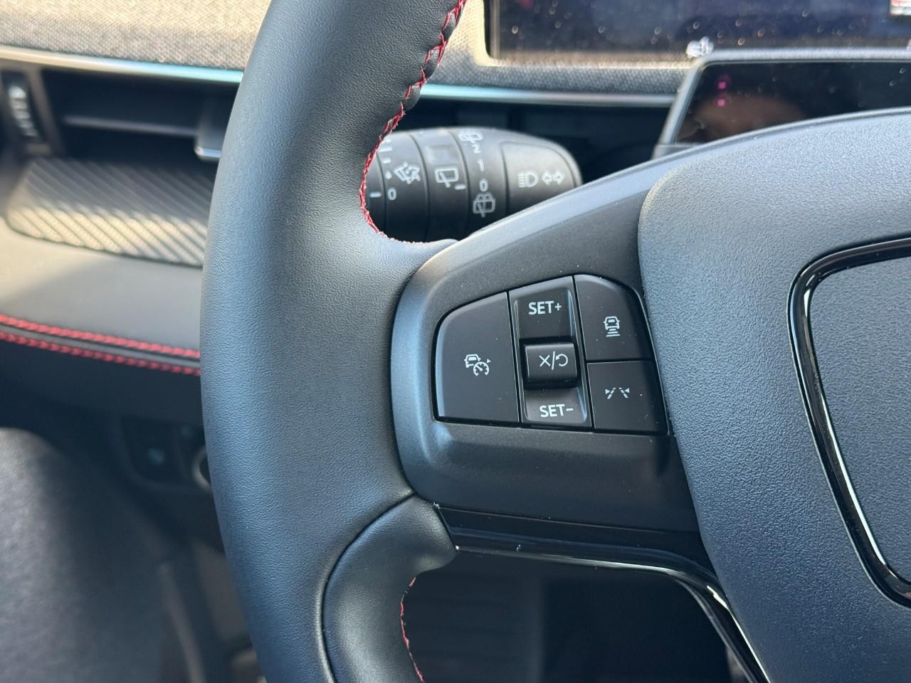 Ford Mustang Mach-E Vehicle Full-screen Gallery Image 11