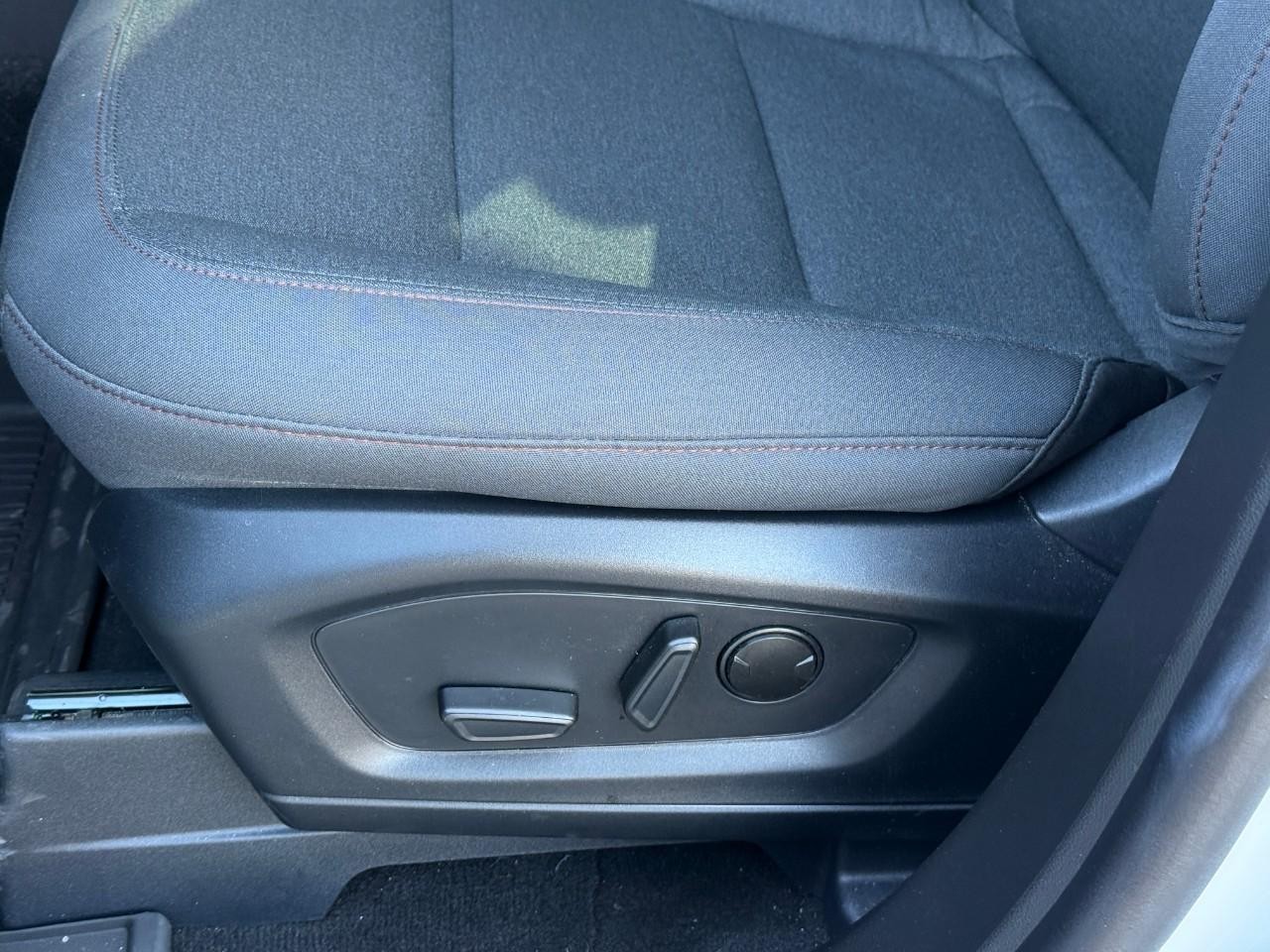 Ford Explorer Vehicle Full-screen Gallery Image 19