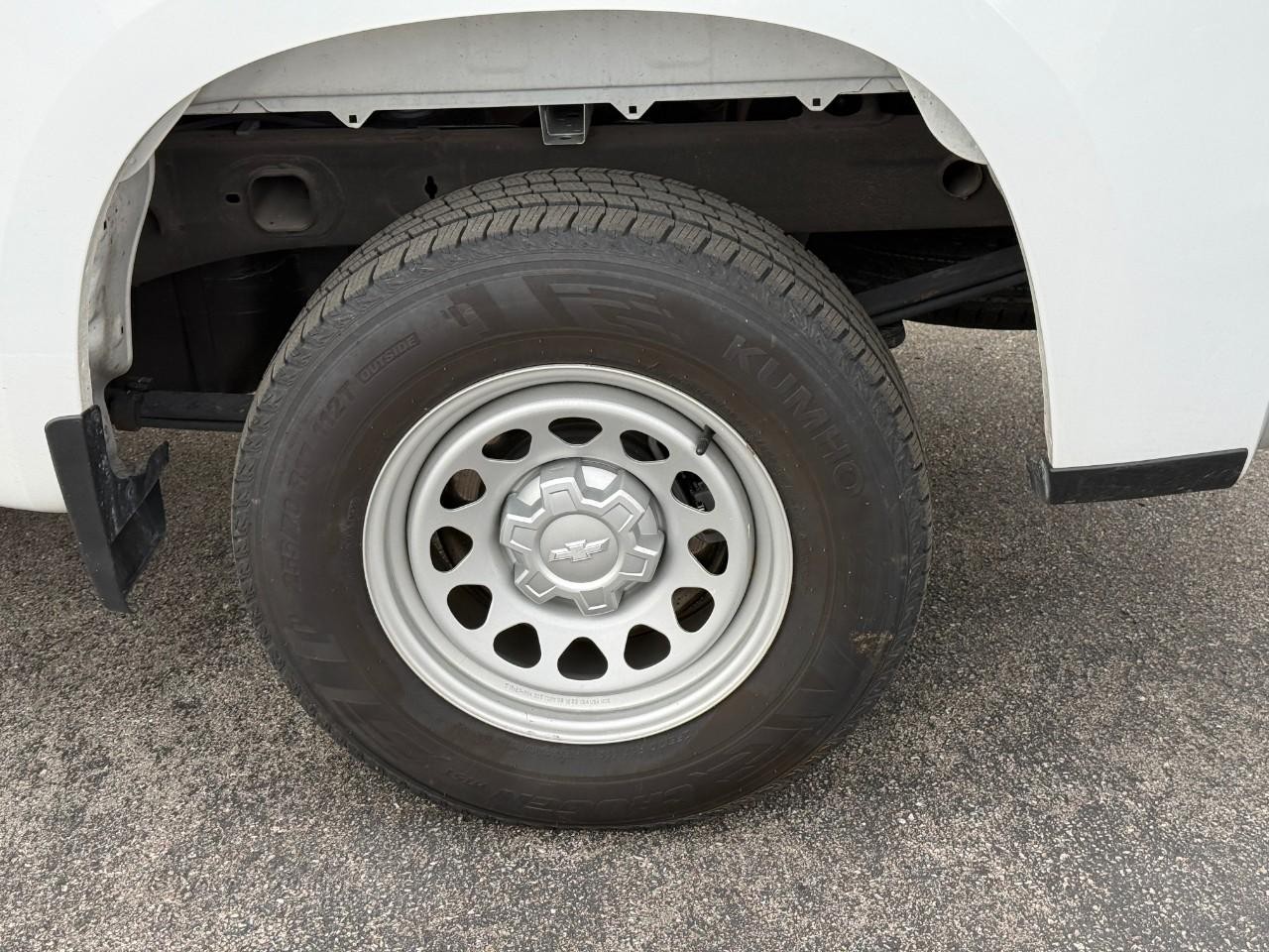 Chevrolet Silverado 1500 Vehicle Full-screen Gallery Image 09