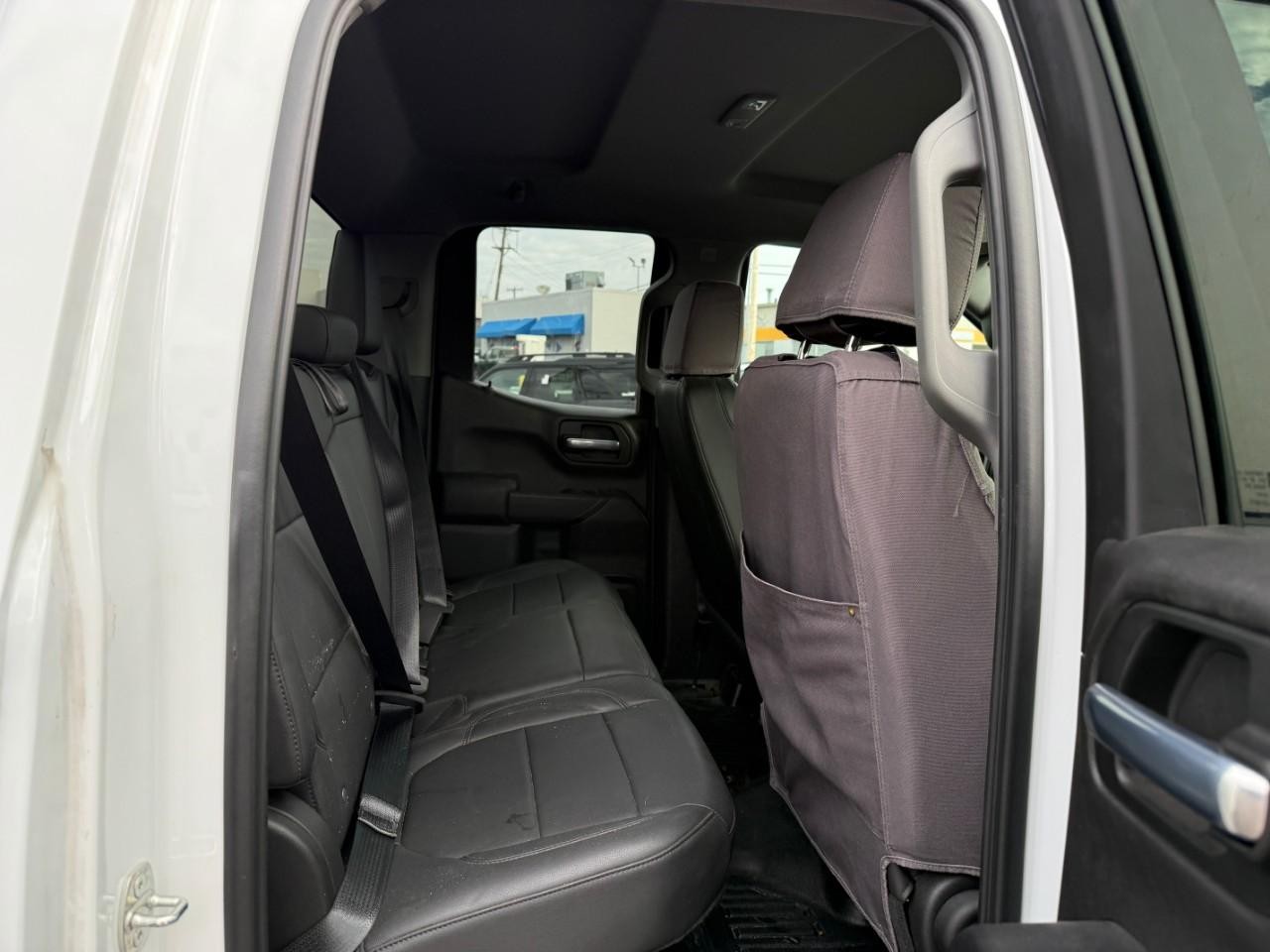 Chevrolet Silverado 1500 Vehicle Full-screen Gallery Image 10