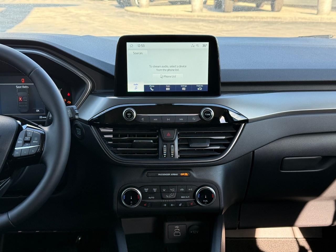 Ford Escape Vehicle Full-screen Gallery Image 08