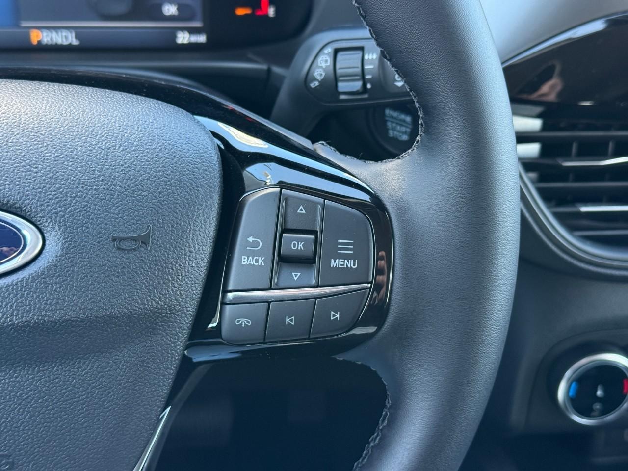 Ford Escape Vehicle Full-screen Gallery Image 15