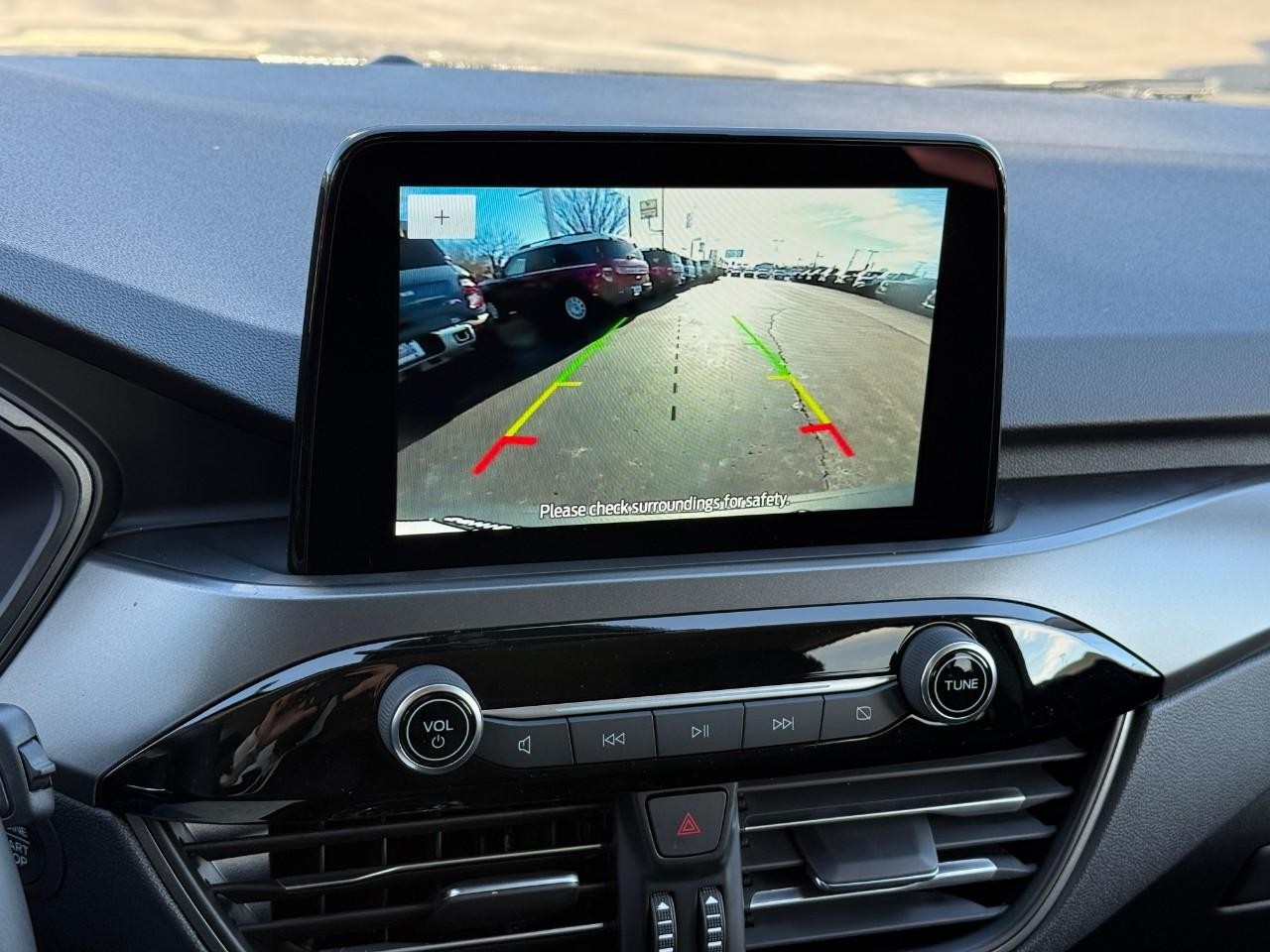 Ford Escape Vehicle Full-screen Gallery Image 18