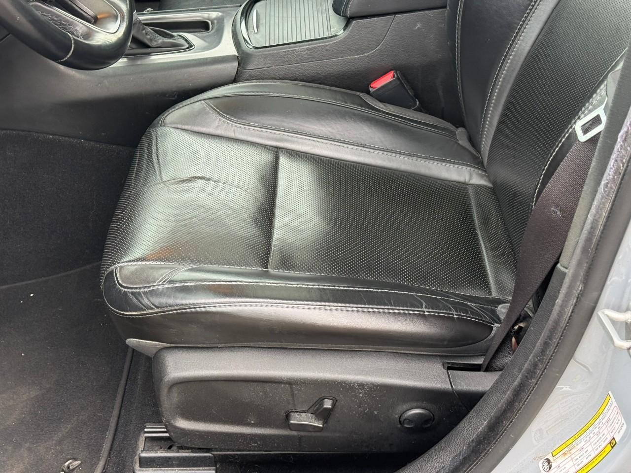 Dodge Charger Vehicle Full-screen Gallery Image 17