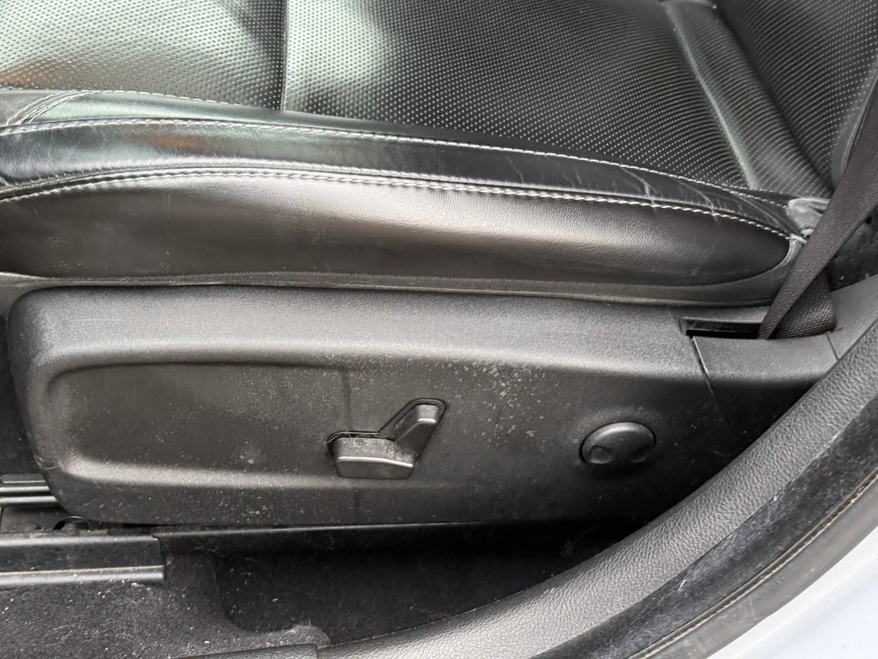 Dodge Charger Vehicle Full-screen Gallery Image 18