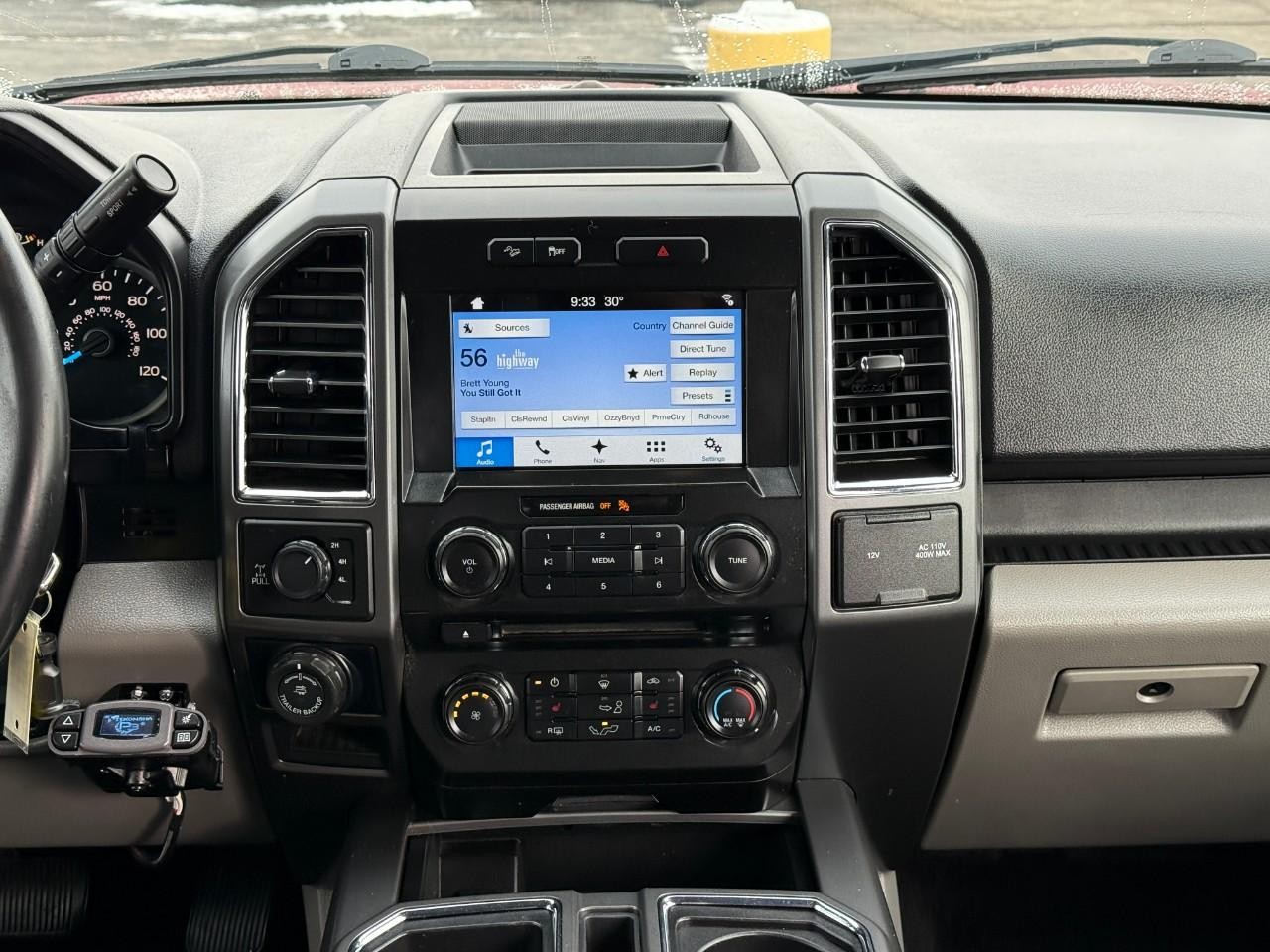 Ford F-150 Vehicle Full-screen Gallery Image 12