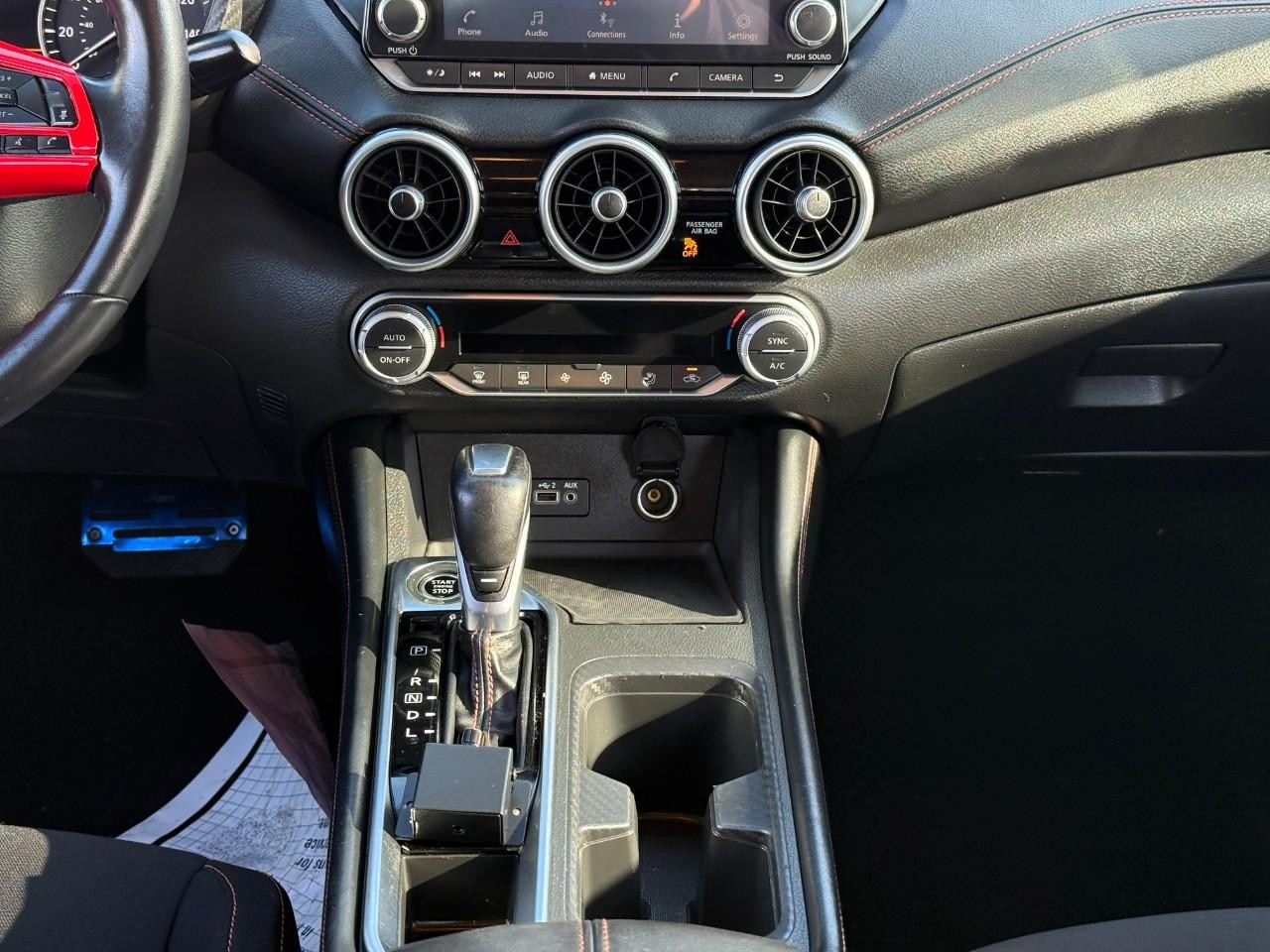 Nissan Sentra Vehicle Full-screen Gallery Image 16