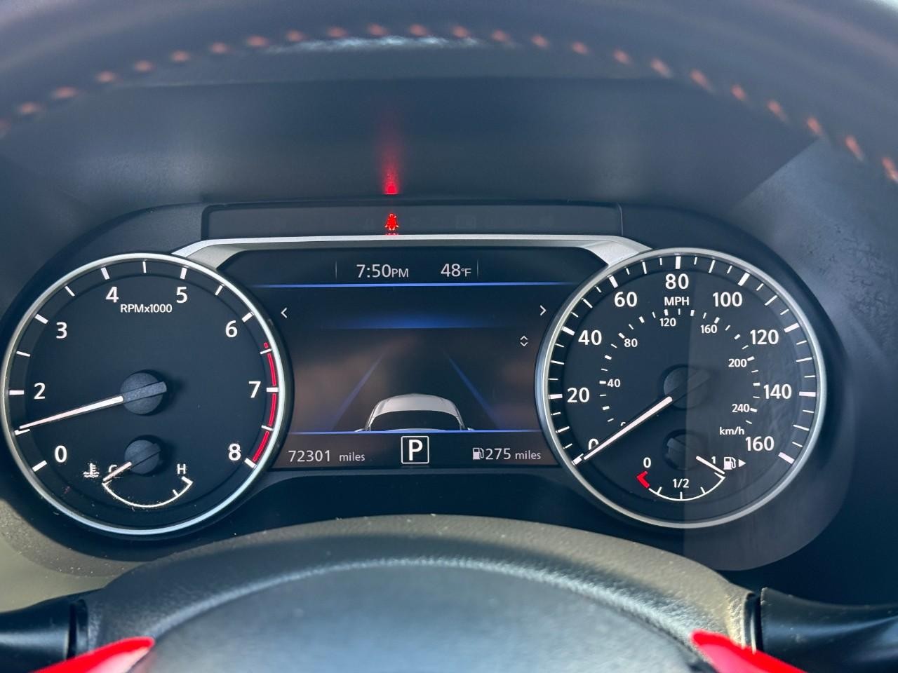 Nissan Sentra Vehicle Full-screen Gallery Image 21