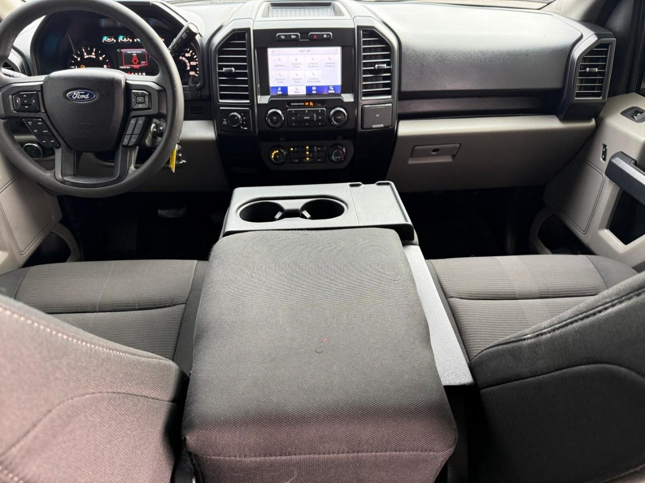 Ford F-150 Vehicle Full-screen Gallery Image 11