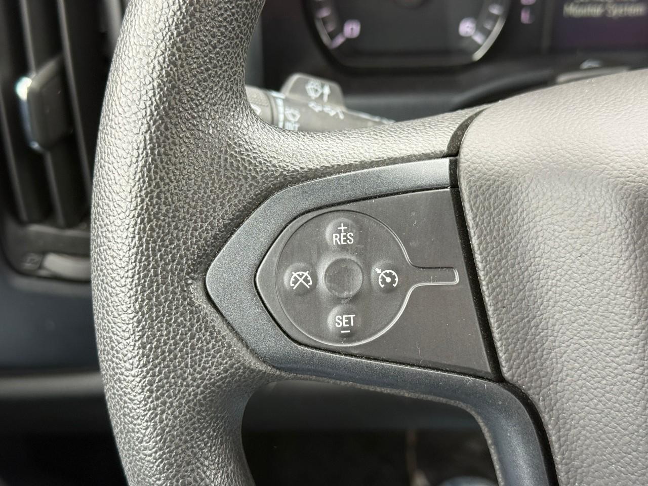 Chevrolet Silverado 1500 Vehicle Full-screen Gallery Image 10